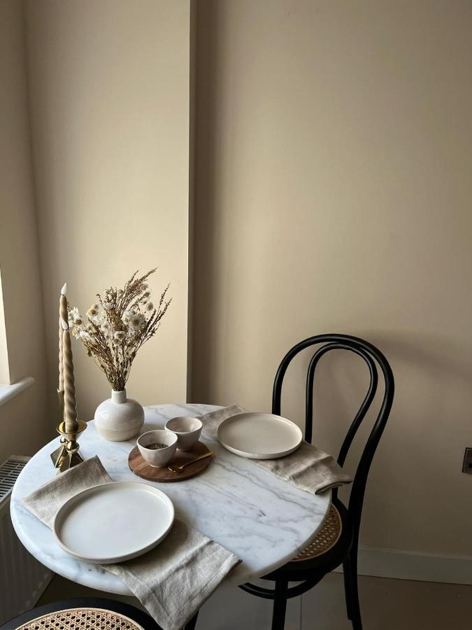 Elegant Apartment On Historic Cobbled High St Shrewsbury Town Centre المظهر الخارجي الصورة