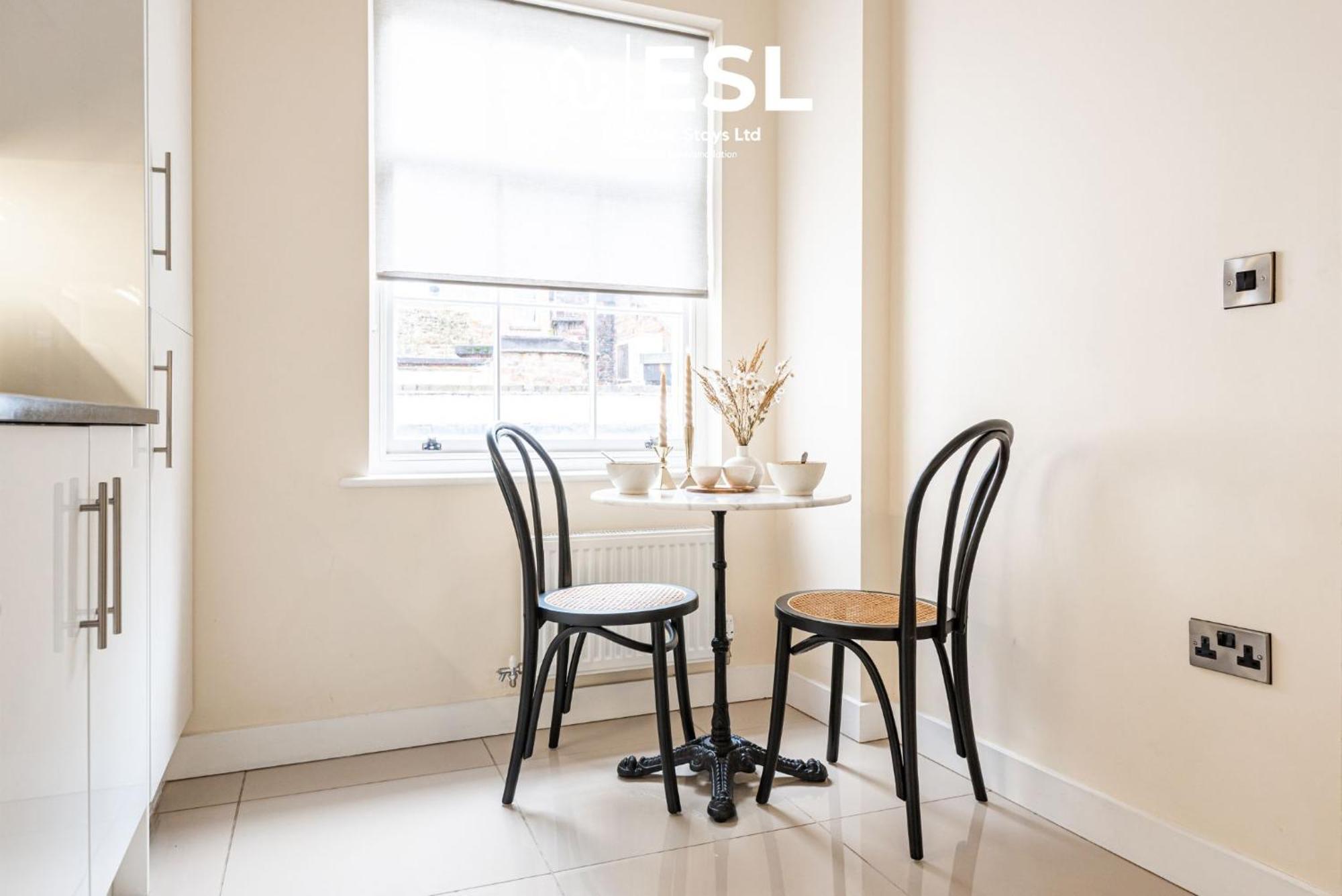 Elegant Apartment On Historic Cobbled High St Shrewsbury Town Centre المظهر الخارجي الصورة